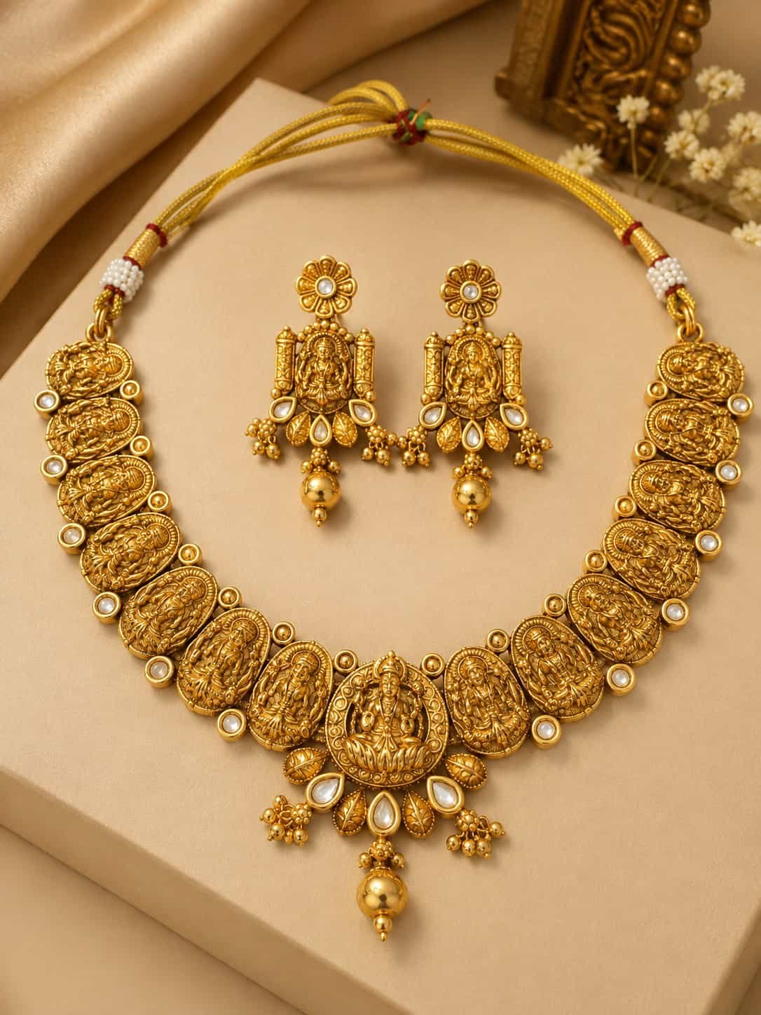 aaradhya-lakshmi-temple-necklace-set