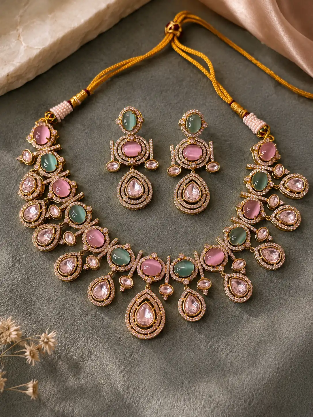 gulmeher-blush-sage-teardrop-necklace-set