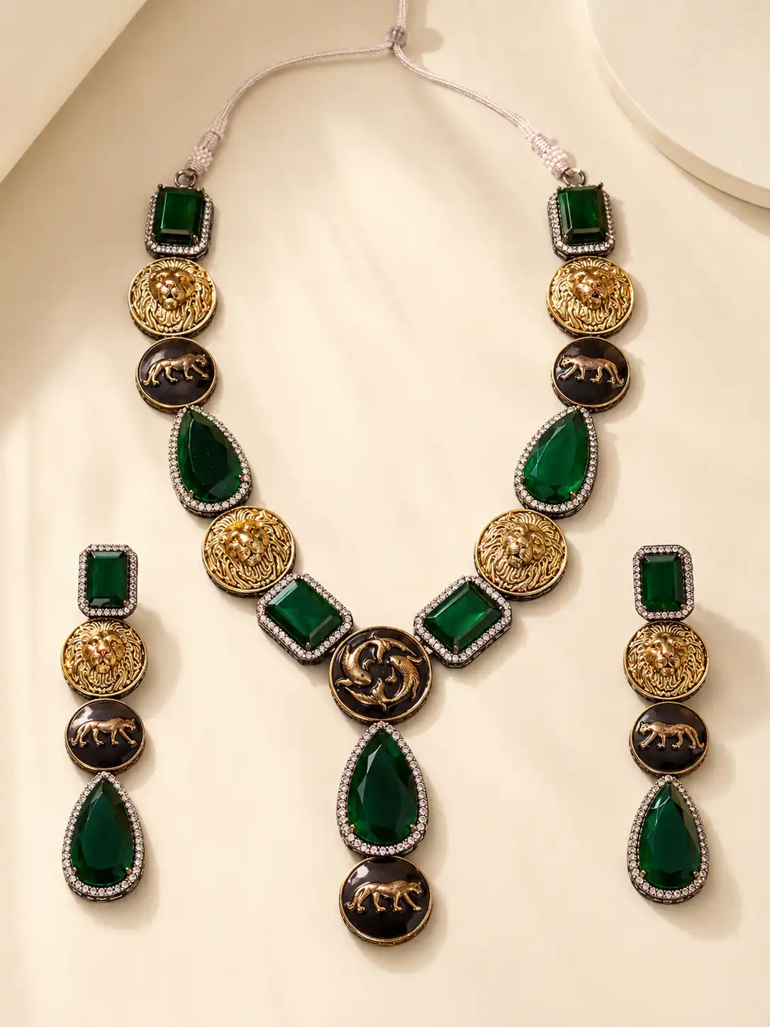 vanraj-green-black-wildlife-motif-necklace-set
