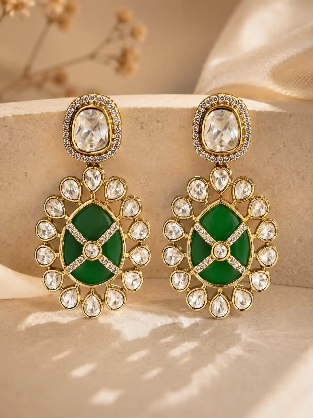 zamrud-chakra-green-halo-earrings