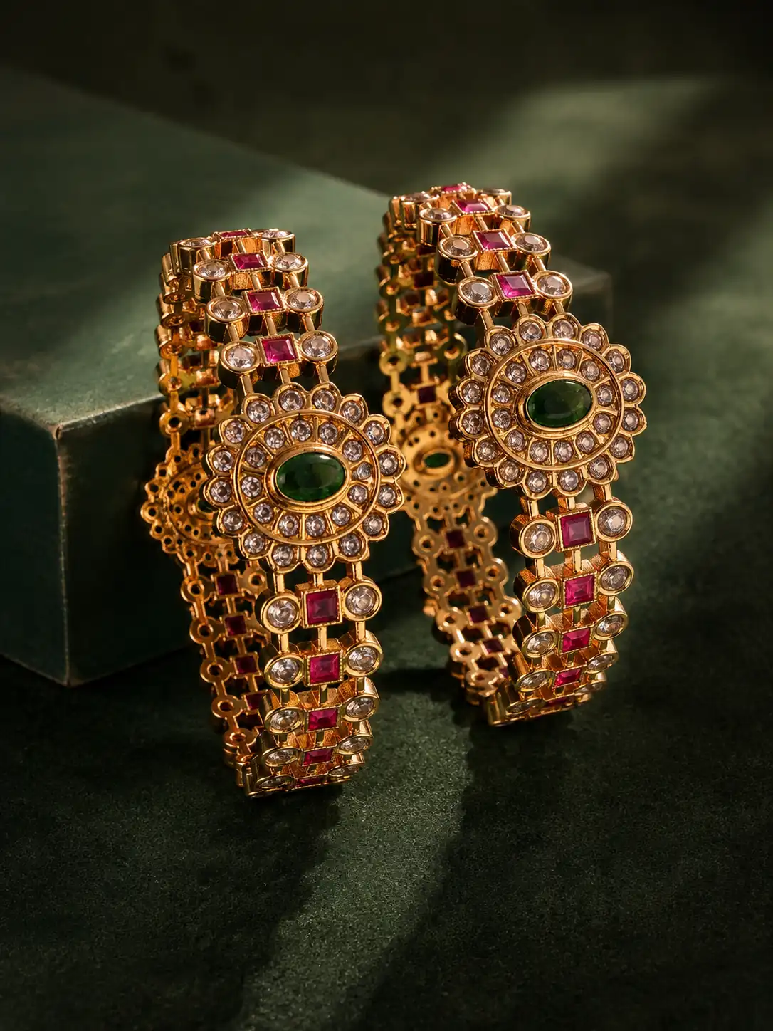 ratnarekha-green-medallion-pink-accent-bangles