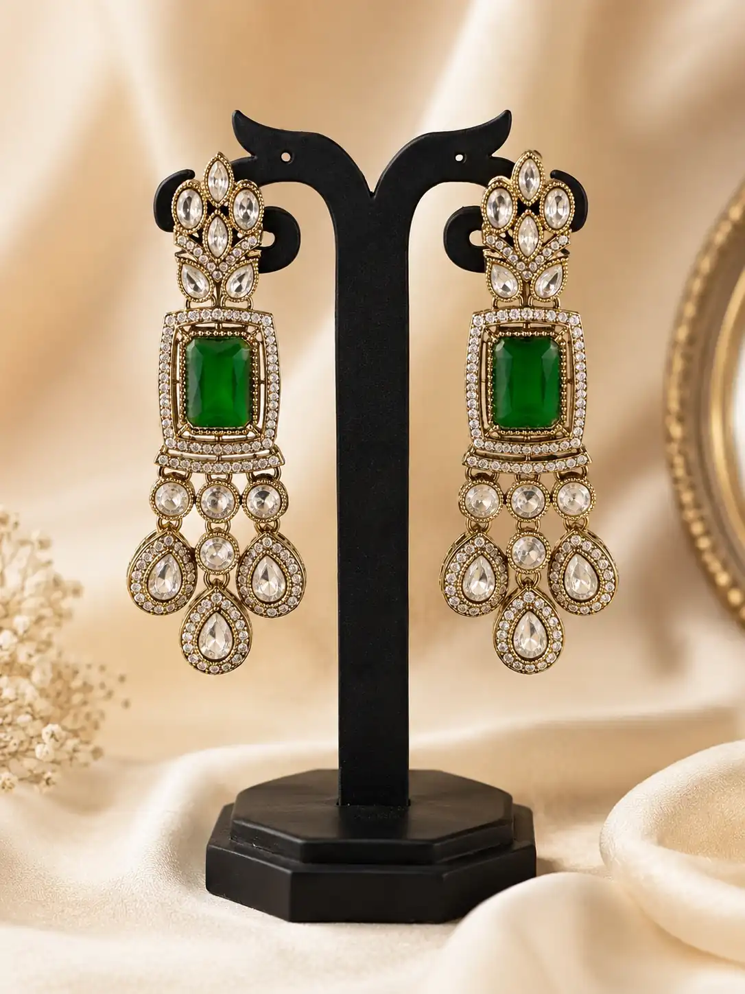 zamrud-darbar-green-rectangle-chandelier-earrings