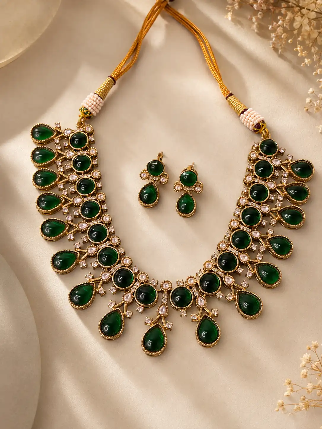 rajvalli-green-round-teardrop-necklace-set