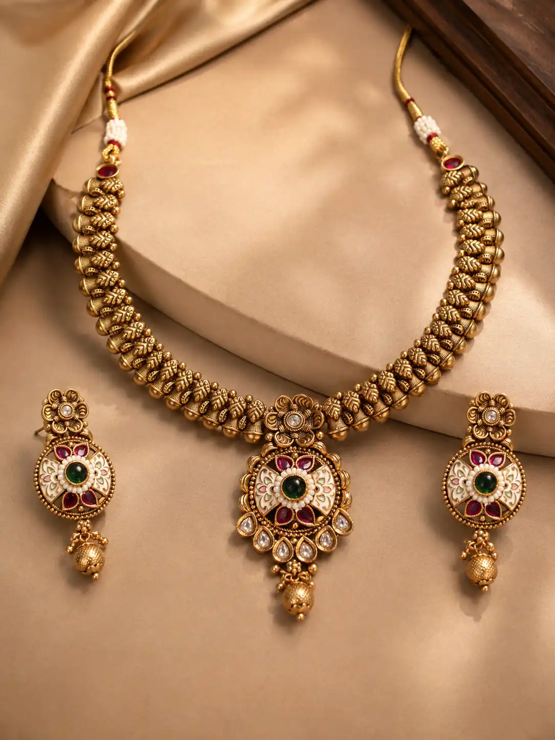 rajkamal-ivory-floral-pendant-necklace-set