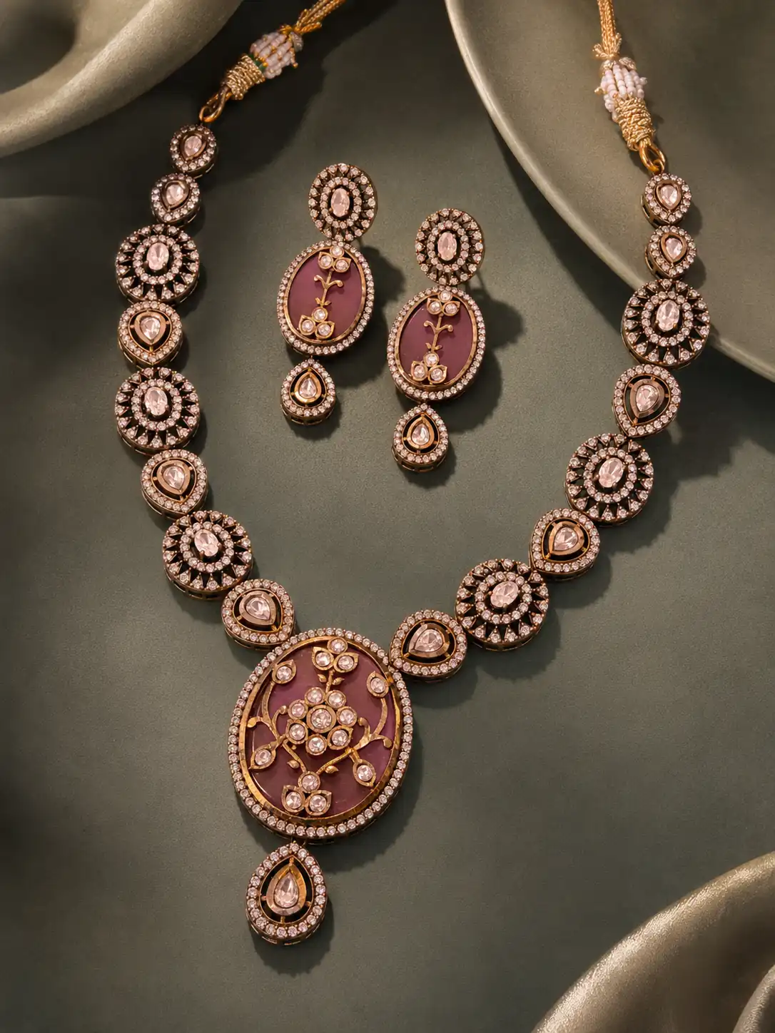 gulnaar-rose-floral-oval-necklace-set